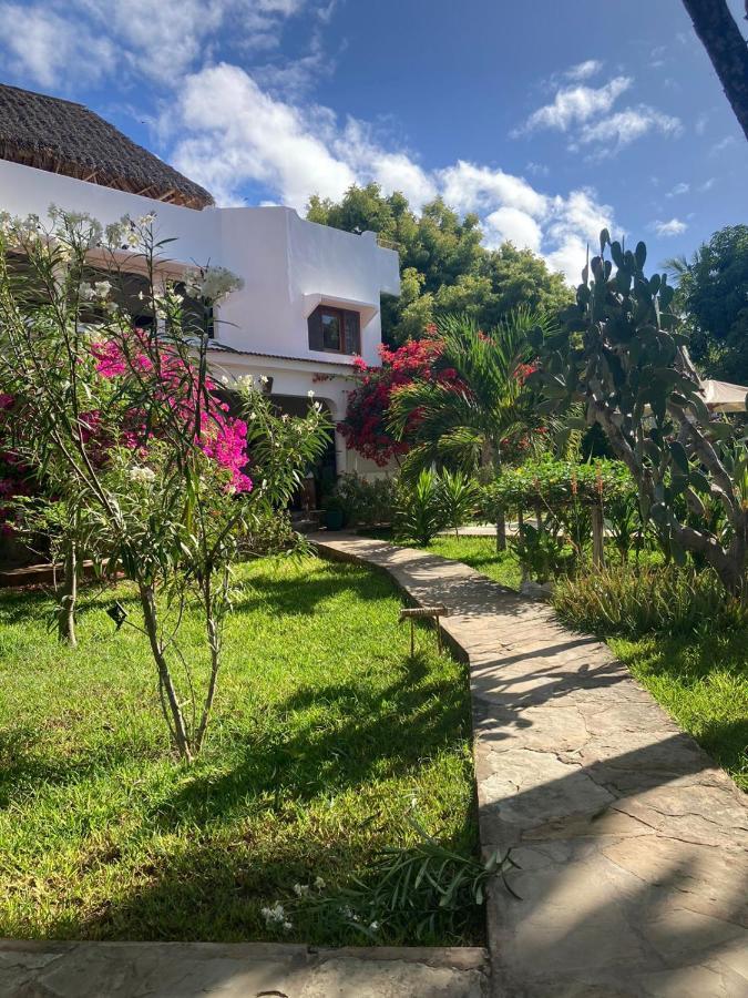 Bed and breakfast Pucci House Watamu Extérieur photo